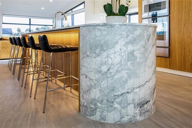 Kvartsiittilaatat Vahva, elegantti ja vähän huoltoa vaativa