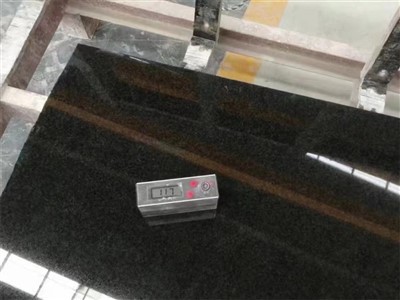 Kiillotetut mustat graniittilaatat